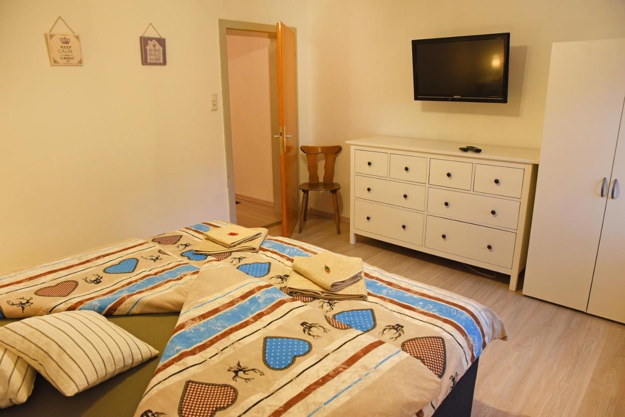 Appartement 80 M2 Haushaelfte, 3 Zimmer, Parkplaetze, Bis 6 Pers à Wängle Extérieur photo