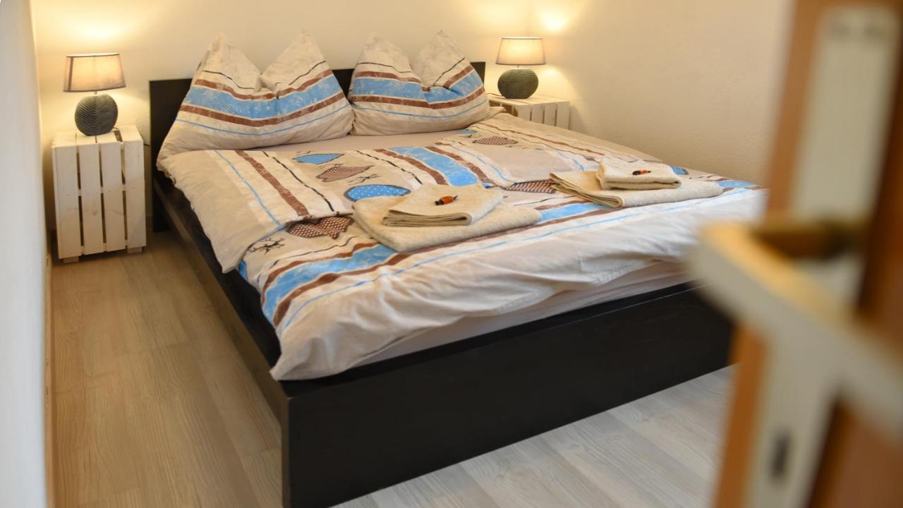 Appartement 80 M2 Haushaelfte, 3 Zimmer, Parkplaetze, Bis 6 Pers à Wängle Extérieur photo