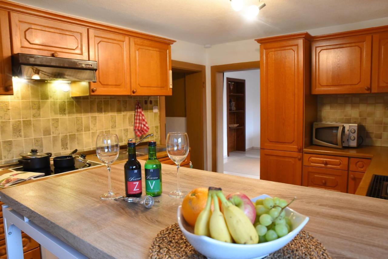 Appartement 80 M2 Haushaelfte, 3 Zimmer, Parkplaetze, Bis 6 Pers à Wängle Extérieur photo