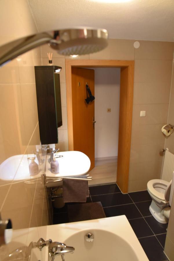 Appartement 80 M2 Haushaelfte, 3 Zimmer, Parkplaetze, Bis 6 Pers à Wängle Extérieur photo