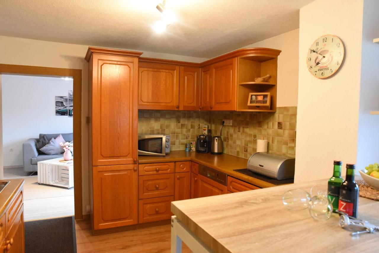 Appartement 80 M2 Haushaelfte, 3 Zimmer, Parkplaetze, Bis 6 Pers à Wängle Extérieur photo